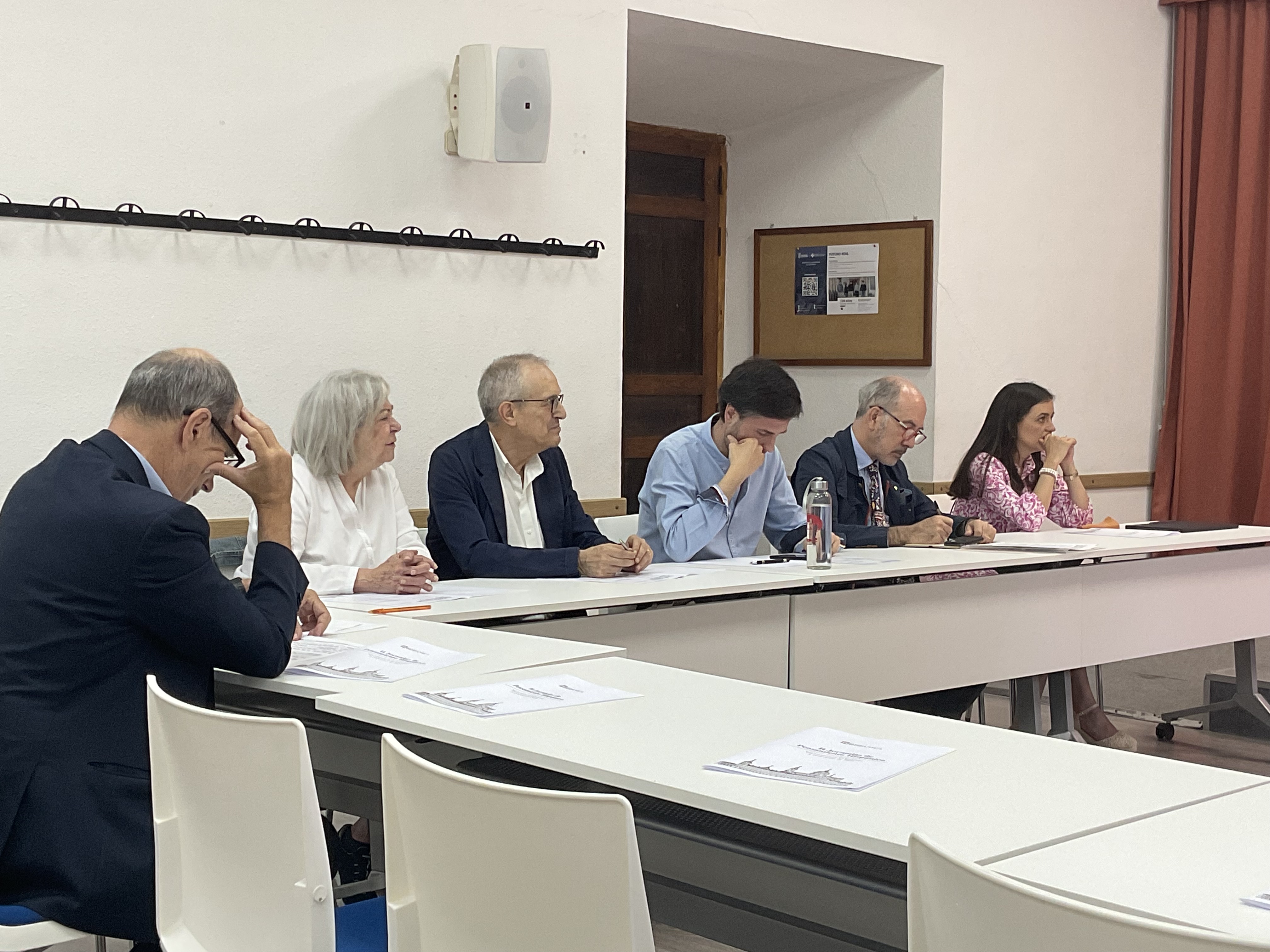 Ponencias in el Real Centro Universitario María Cristina